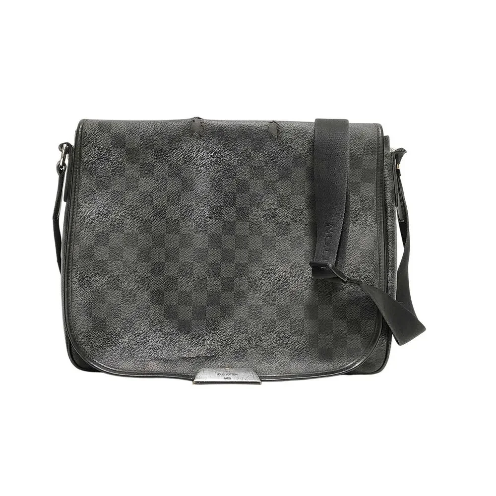 LOUIS VUITTON Damier Graphite Daniel MM Messenger Shoulder Bag N58033